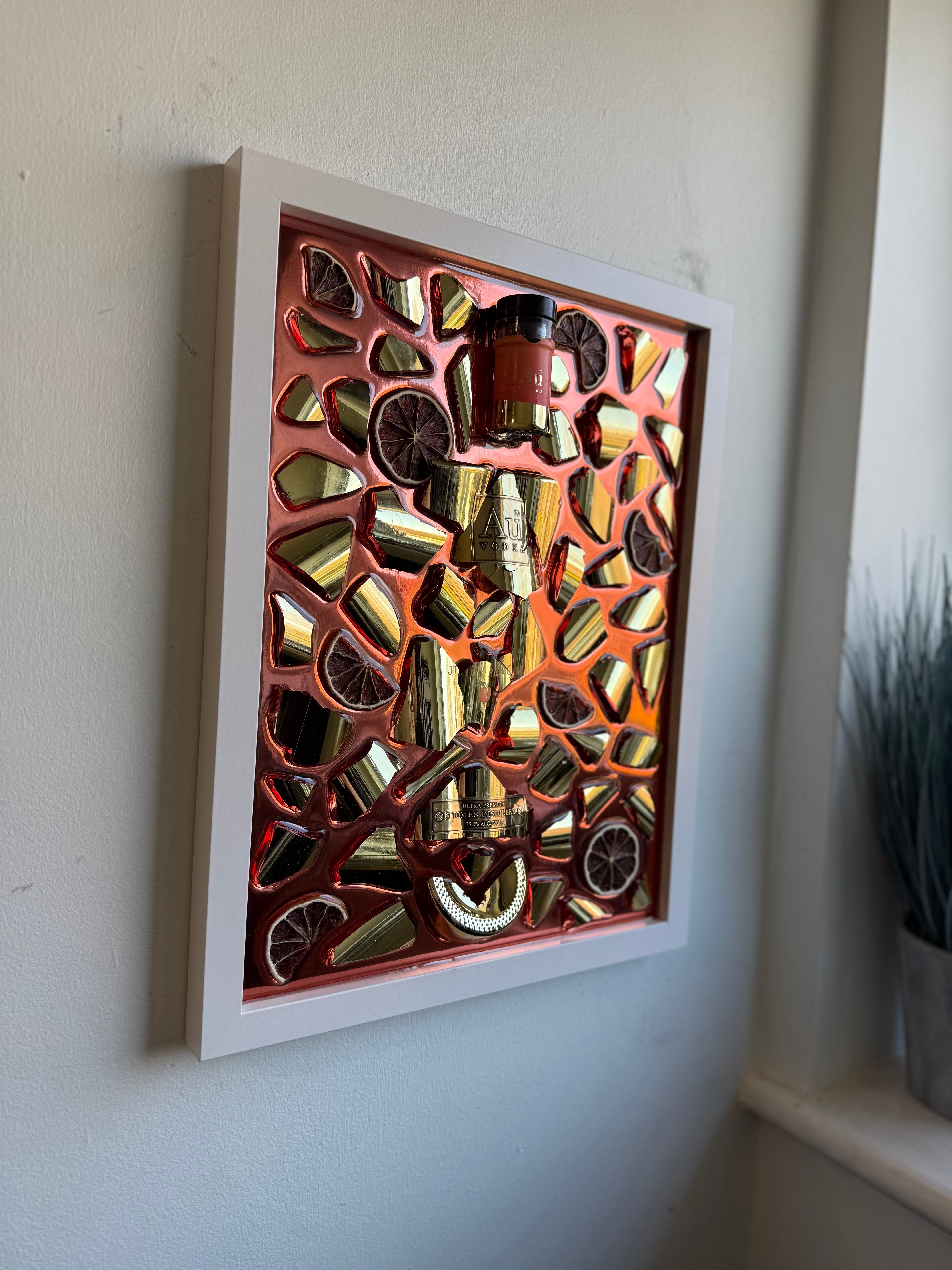 Au VODKA JUICY PEACH Large white frame Resin Art