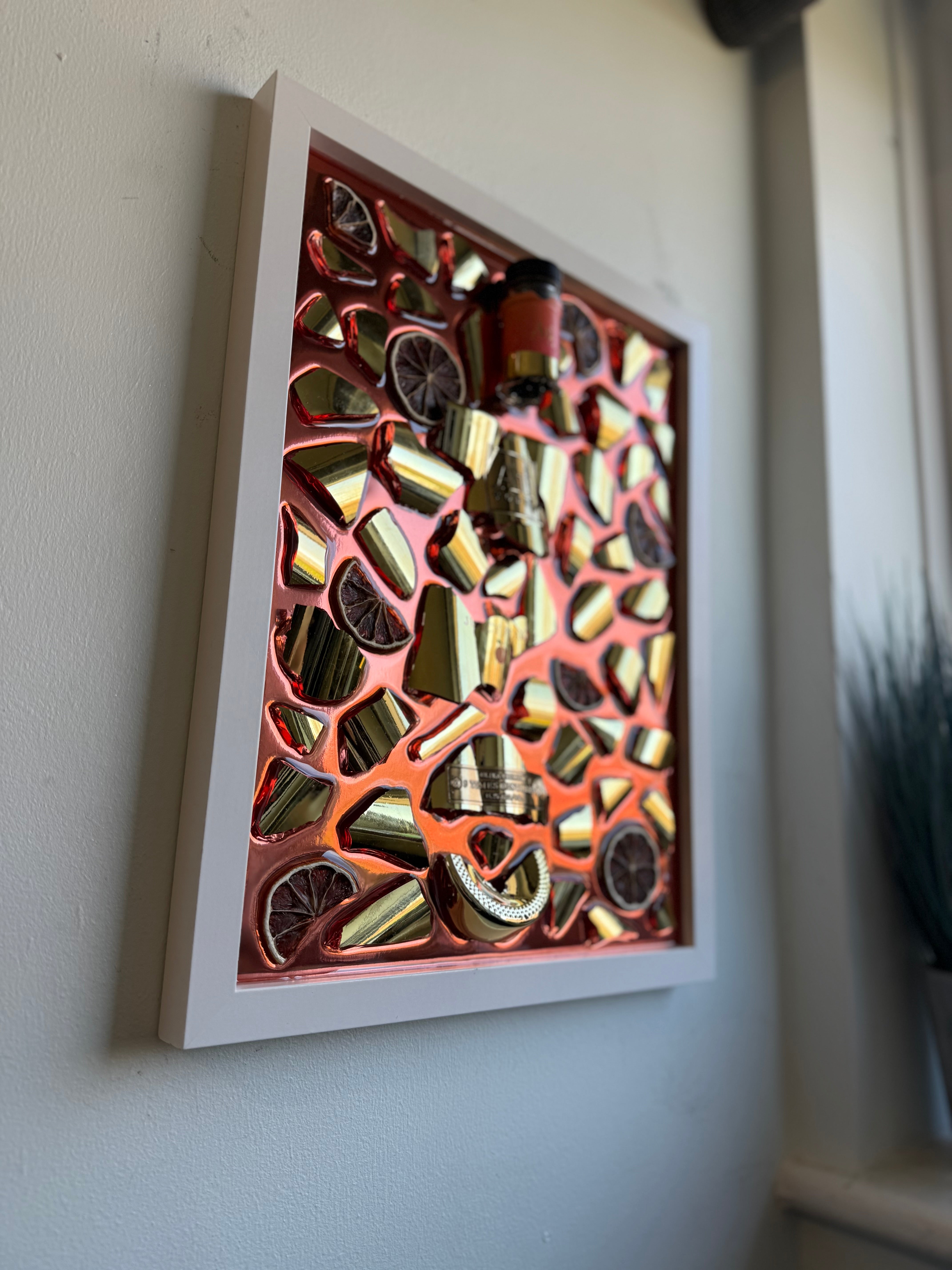 Au VODKA JUICY PEACH Large white frame Resin Art