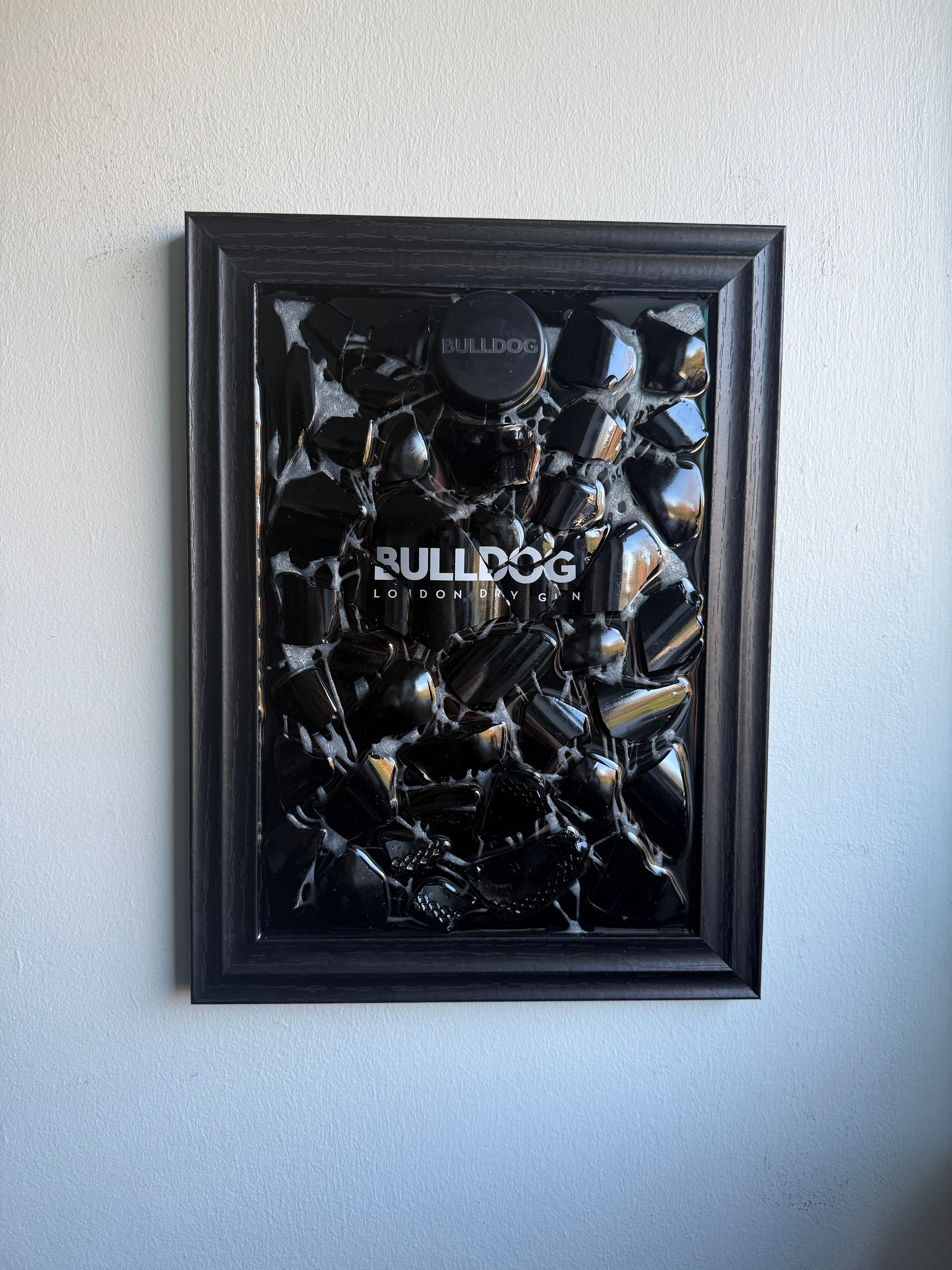 BULLDOG GIN Standard frame Resin Art