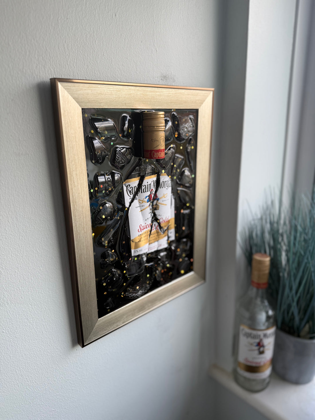 Captain Morgan Standard gold frame Resin Art