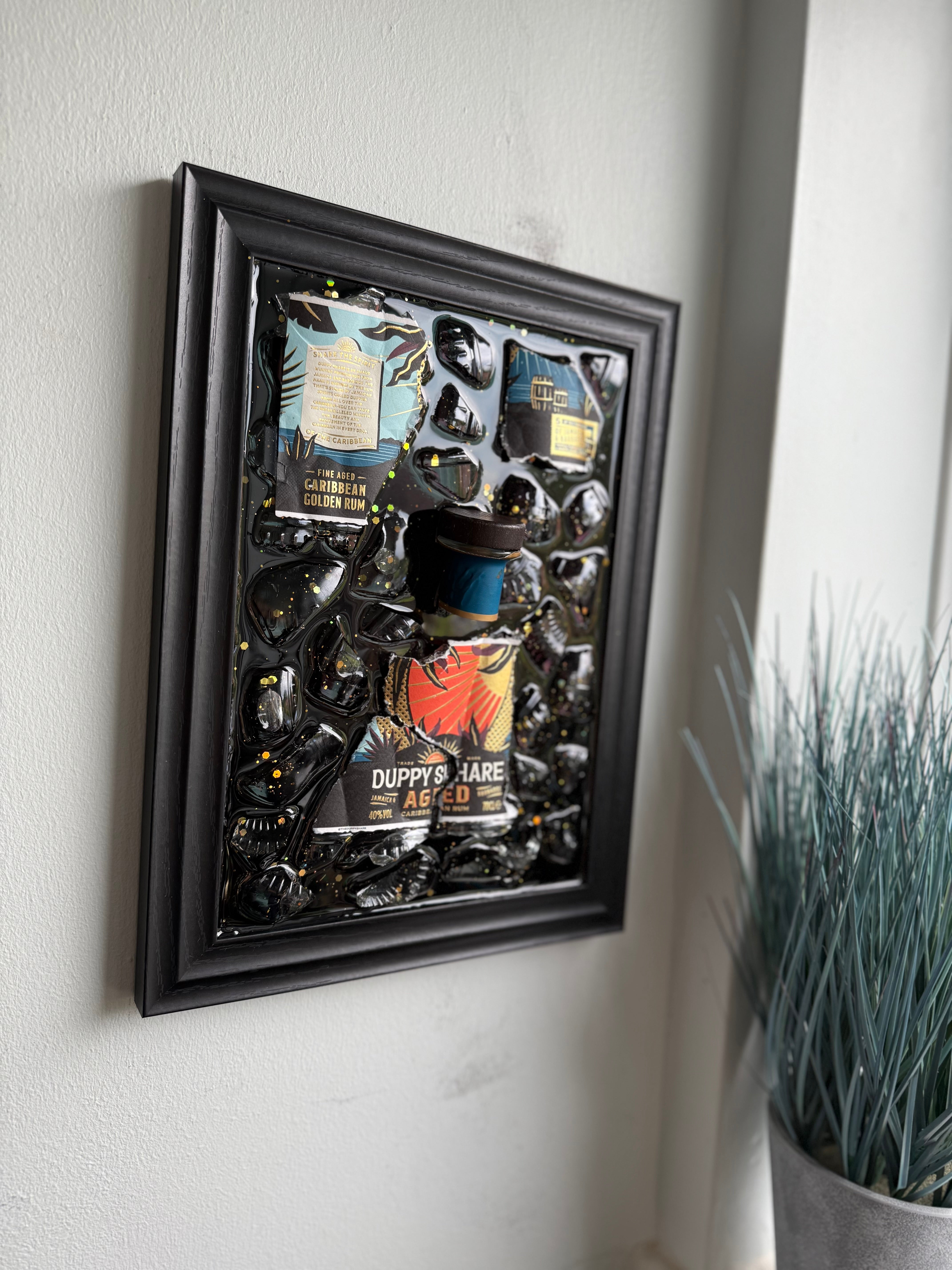 DUPPY SHARE Standard Frame Resin Art