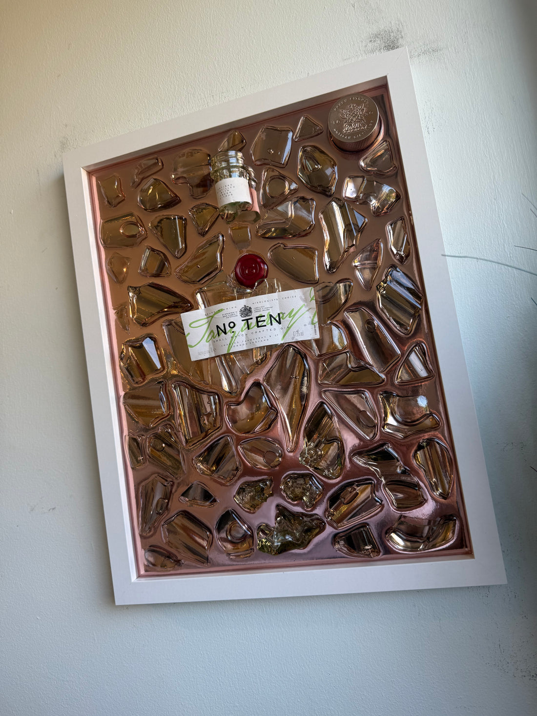 N° TEN TANQUERAY Large White Frame Resin Art