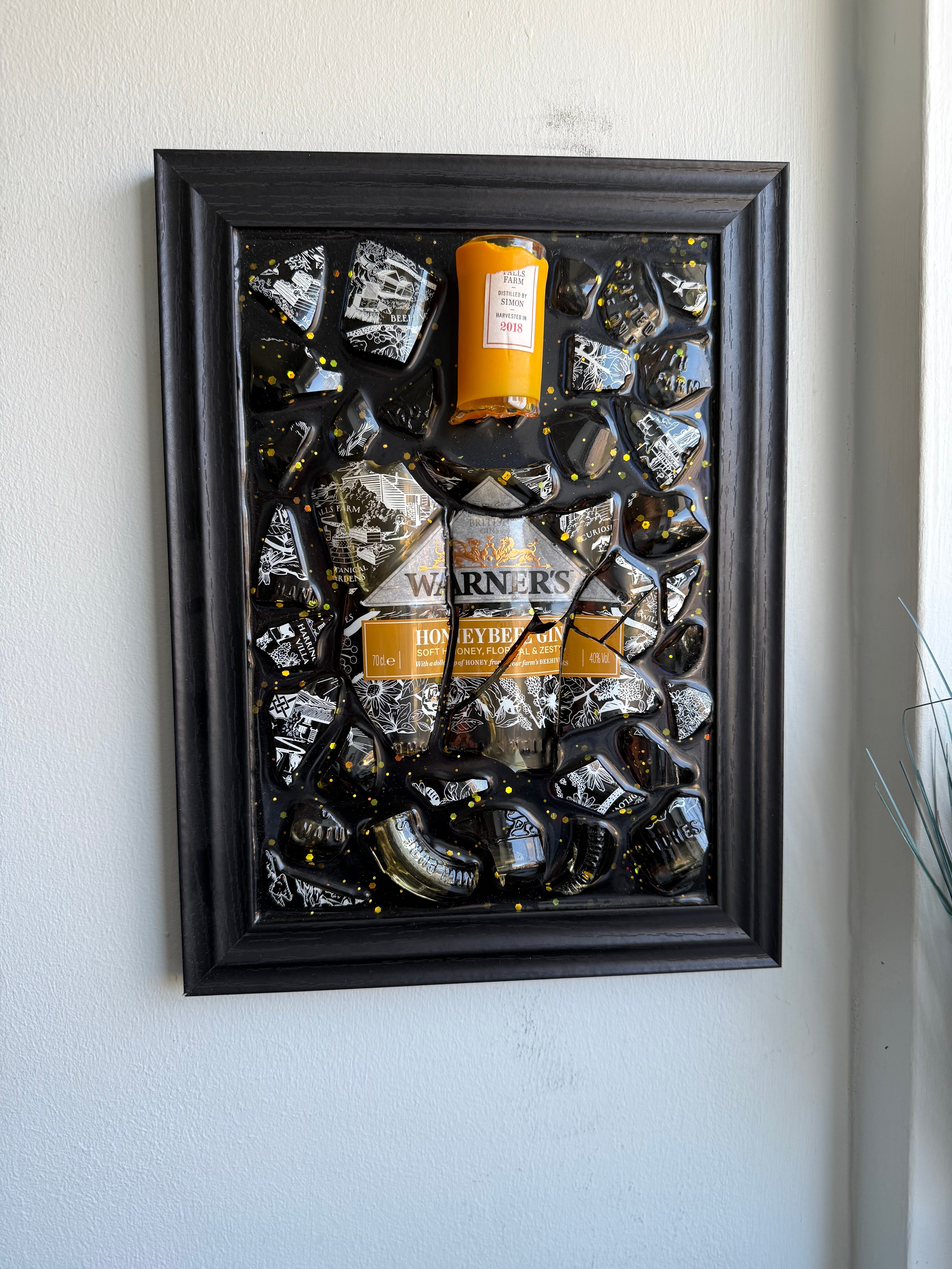 WARNER'S GIN Standard frame Resin Art