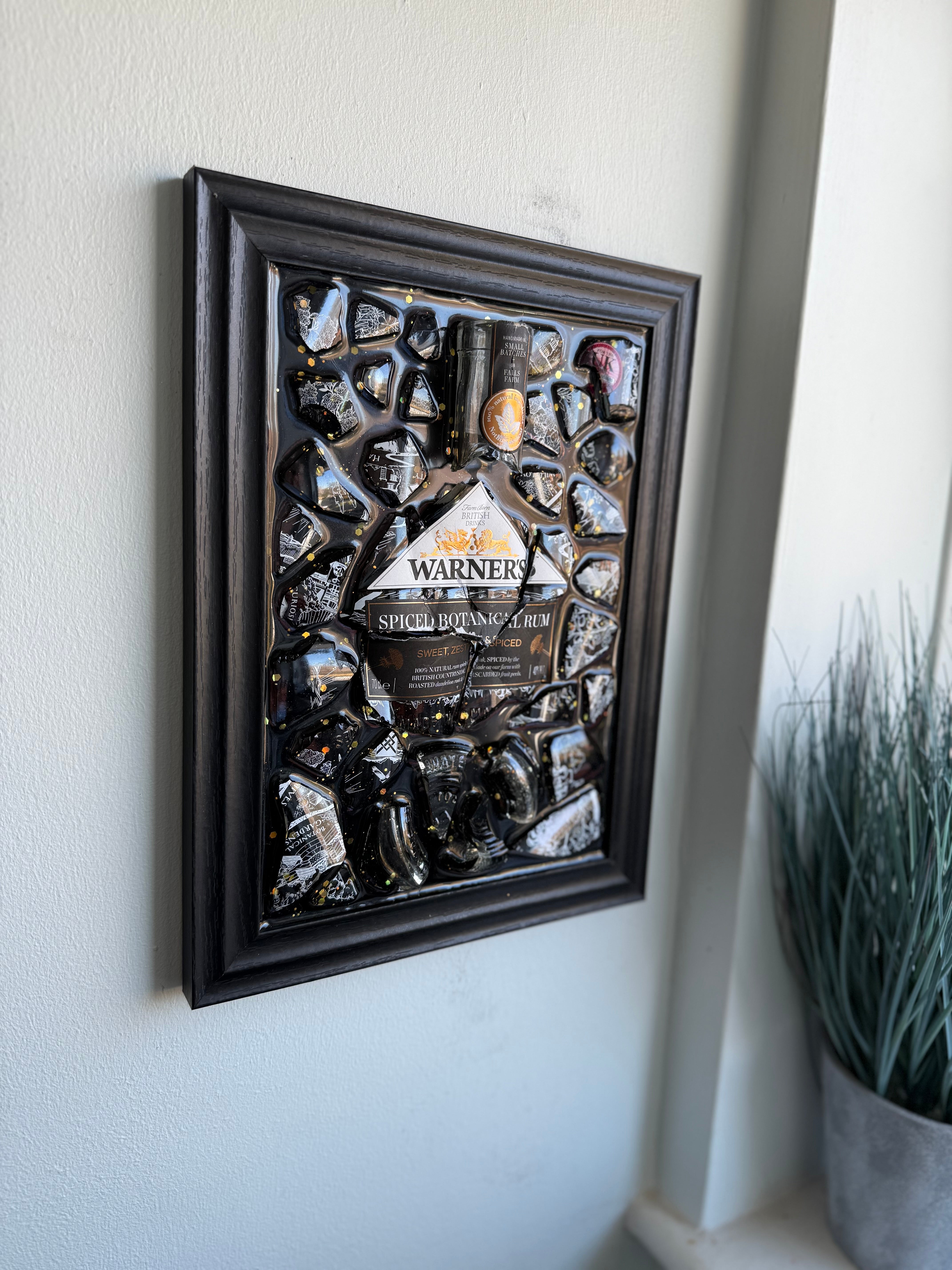 WARNER'S RUM Standard frame Resin Art