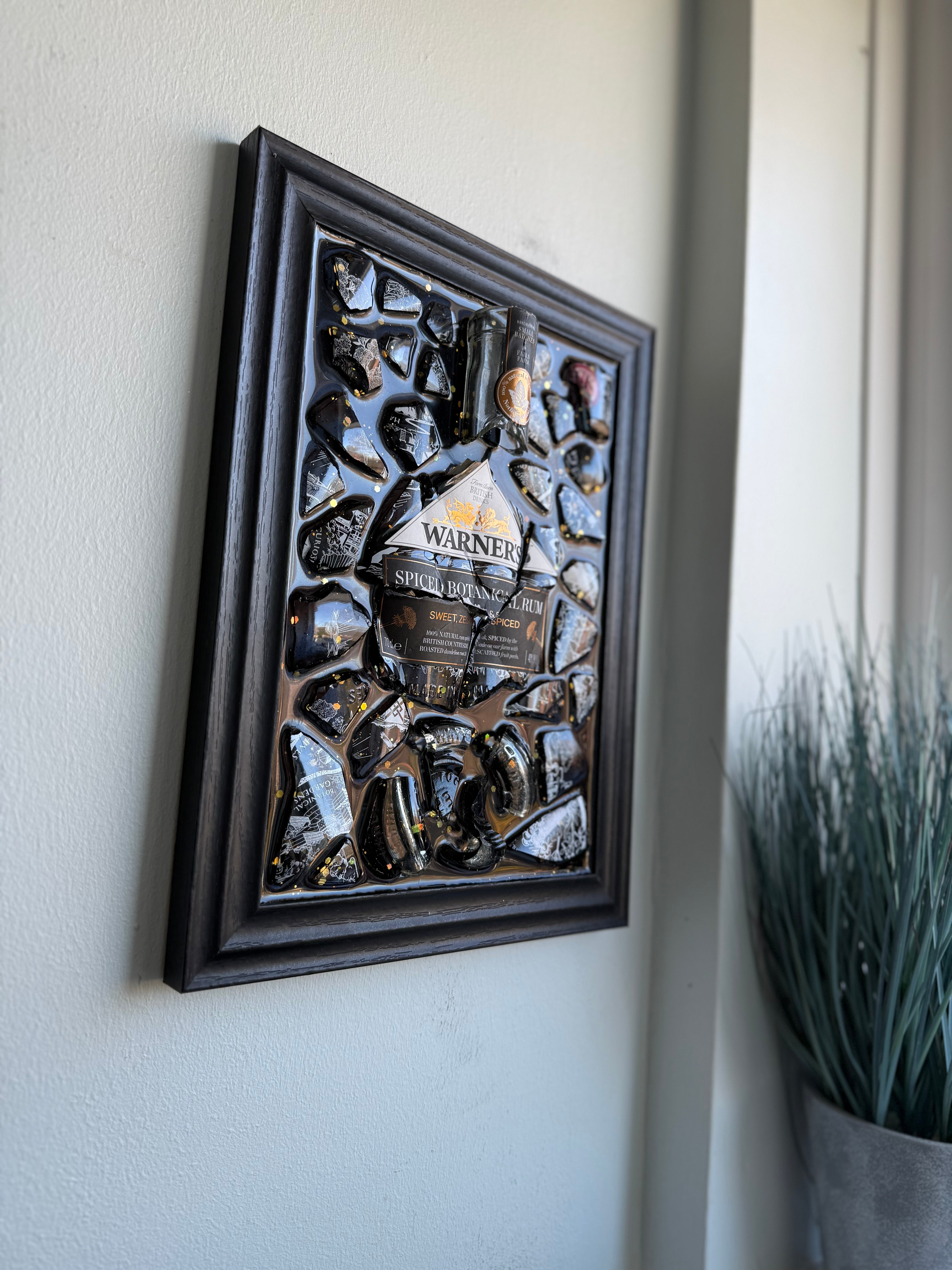 WARNER'S RUM Standard frame Resin Art